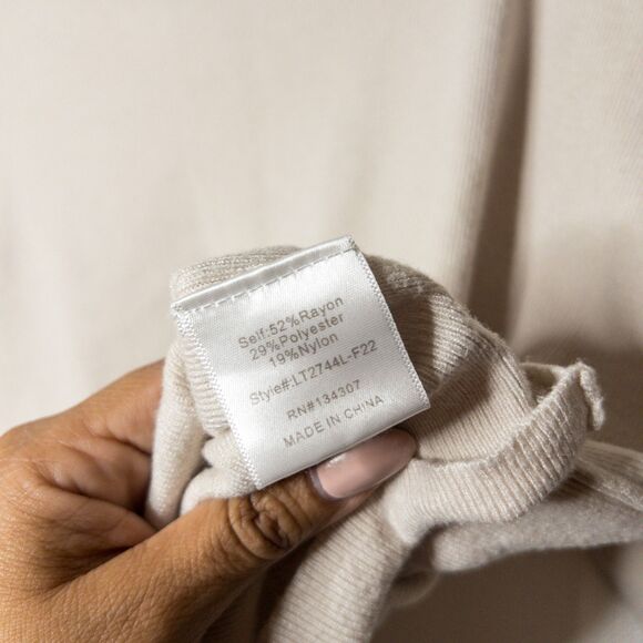 Line & Dot Women’s Neutral Off-Shoulder Sweater | Cream Size S - Picture 8 of 10